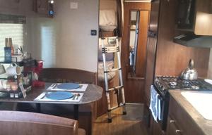 "Sweet Escape" Spacious 10-Person RV - Festivals