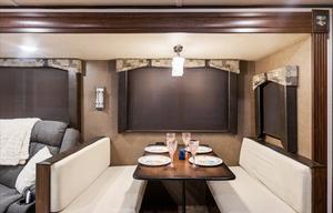 Very nice 2017 Palomino SolAire, sleeps 4 adults +
