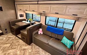 Forest River Sunseeker LE Model 2850SLE Motorhome
