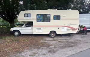Retro Getaway Toyota Itasca Spirit