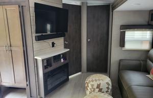 2020 Rockwood Ultra Lite 2608BS - Camp in Luxury!