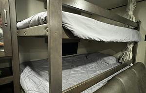 Bunkhouse - Master Suite - Delivery Available