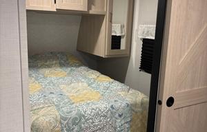Komodo Kampers RV Rental-Avenger