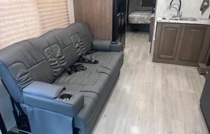 Harvey the RV - King bed & bunks, 2 A/Cs, Sleeps 6