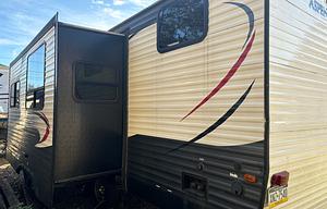2015 Dutchmen RV Aspen Trail 2810BHS RV rental photo 3