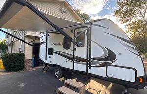 Pet Friendly 21’ Travel Trailer RV Rental