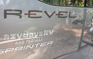 Revel All wheel Drive van Winnebago Mercedes-Benz