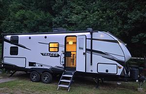 2022 Tracer 24DBS RV rental photo 1
