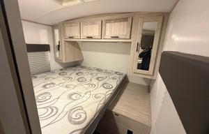 2022 Shadow Cruiser 240BHS RV rental photo 10