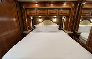 2014 Tiffin Phaeton 40QKH Bunkhouse