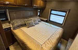 Luxury Super C RV – Sleeps 10 - Thor Magnitude