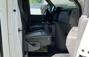 2023 Forest River RV Sunseeker Classic 3050S Ford RV rental photo 7