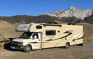 Sleeps 10! 2 AC Units & Dual Battery.