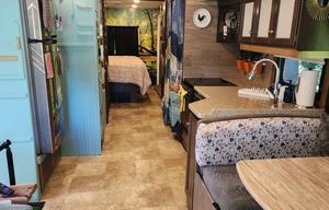 Bunk beds, and 5 Tvs!!!