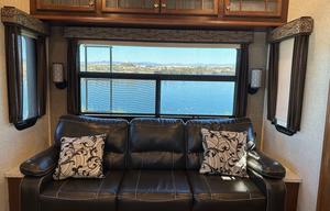 Clean and Comfortable 39’ Heartland Bighorn 3575EL