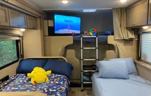 Go Yonder! 2022 Thor Motor Coach Magnitude GA 31