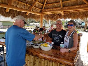 Tiki-BBQ-b