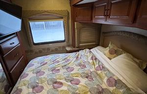 2010 Hurricane 34B RV rental photo 6