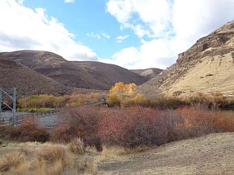 Yakima River in the fall.