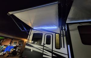 2018 Dutchmen RV Voltage V3605 RV rental photo 4