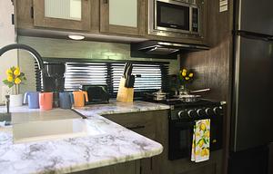 BIG Floorplan- Sleeps 4 Adults 6+ Kids (GWTX 1471)