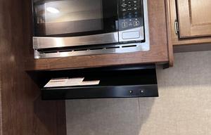 2017 Keystone RV Hideout 21FQWE RV rental photo 8