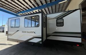 Close to Hallett and Keystone Lake!