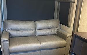 Family-sized 2022 5th Wheel