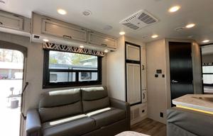 (Unit 1) 2022 Jayco with bunks!