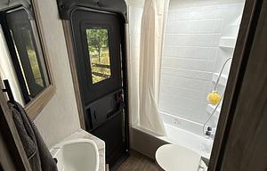 2022 Cherokee Alpha Wolf 26DBH-L RV rental photo 6