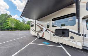 "Fourwinds Funhaus" - 6 bed Bunkhouse C Class RV