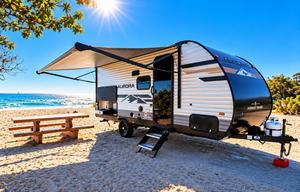 2026•Sleeps 8•Full Bunks•Slide-Out•Outdoor Kitchen
