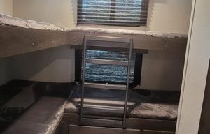 Dual-Suite Retreat Family Bunkhouse 32' Transcend