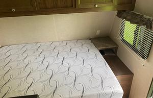 2016 Dutchmen RV Coleman Light CTS17FQ RV rental photo 6