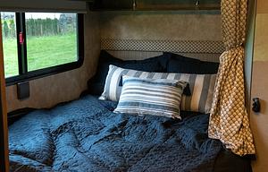 2019 Winnebago Navion 24J