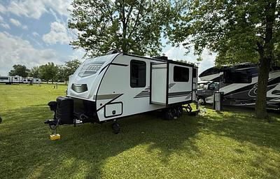 2021 Winnebago Minnie Winnie 2306bhs RV rental photo 2