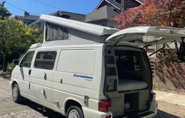 1999 Winnebago Volkswagon Eurovan full camper