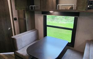 Adventure-Ready Family Camper/Sleeps 7/2021 Jayco