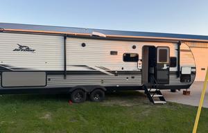 Fully Loaded NE Wisconsin Camper-Sleeps up to 10
