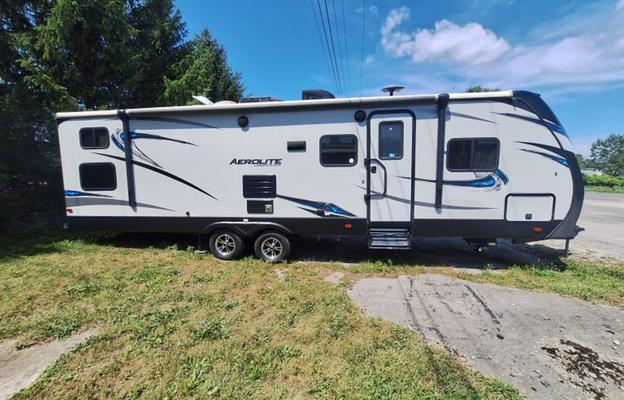 2017 Aerolite Luxury 292DBHS - UNLIMITED MILES!!