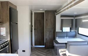 2023 Wildwood 33TS RV rental photo 13