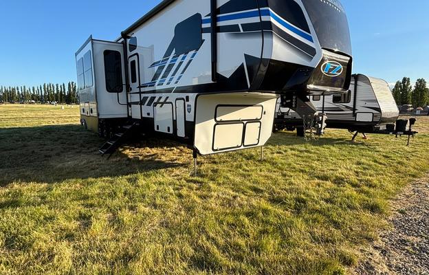 2022 Keystone RV Fuzion 419 RV rental photo 1