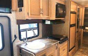 2016 Thor Motor Coach Axis 25.2