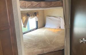Venture RV SportTrek 270VBH