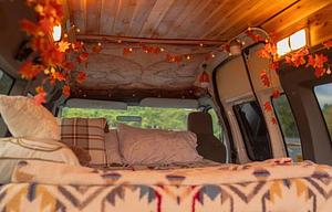 Autumn Breeze Voyager - Cozy Cedar Camper