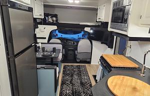 Cute Cozy Camper!
