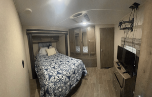 2020 Palomino Puma 32RBFQ RV rental photo 5