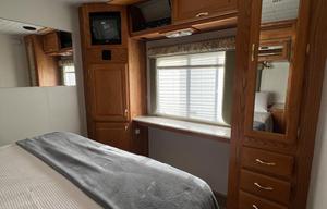 Class A Gulf Stream Sun Voyager - 32'