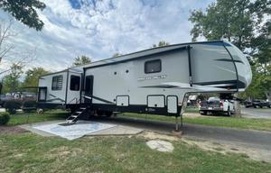 Adventure Awaits - Arctic Wolf Suite 3660