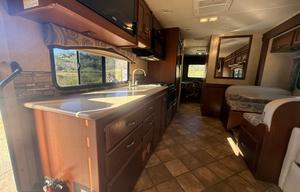 2014 Thor Motor Coach Chateau 32 ft